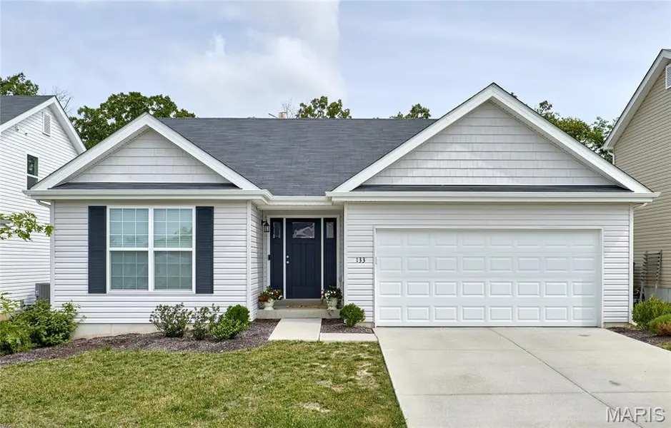 133 Day Lily LN, Wentzville, MO 63385