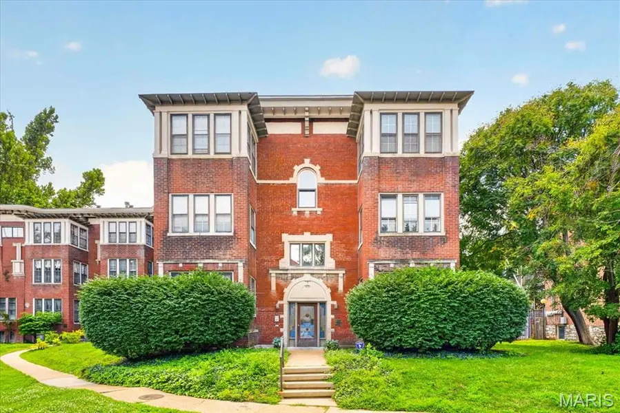 5900 McPherson AVE #3W, St Louis, MO 63112