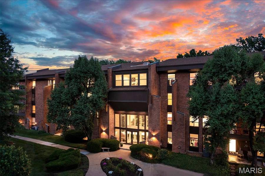 550 Coeur De Royale DR #206, Creve Coeur, MO 63141