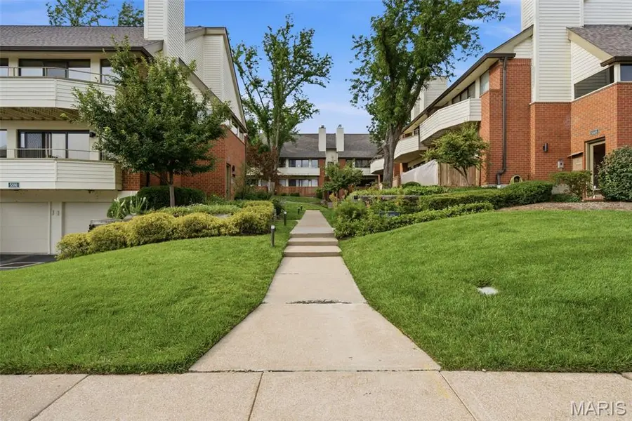 5575 Waterman BLVD #C, St Louis, MO 63112
