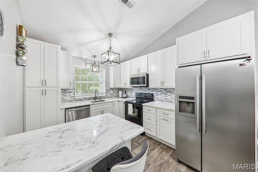 12948 Autumn View DR, St Louis, MO 63146