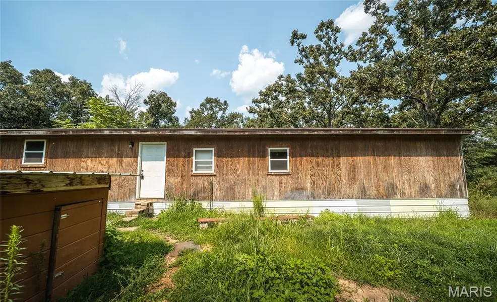 182 Bucky LN, Montreal, MO 65591