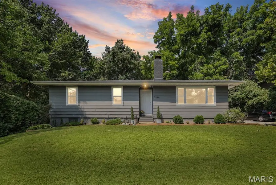 5944 Sugar Loaf RD, Collinsville, IL 62234