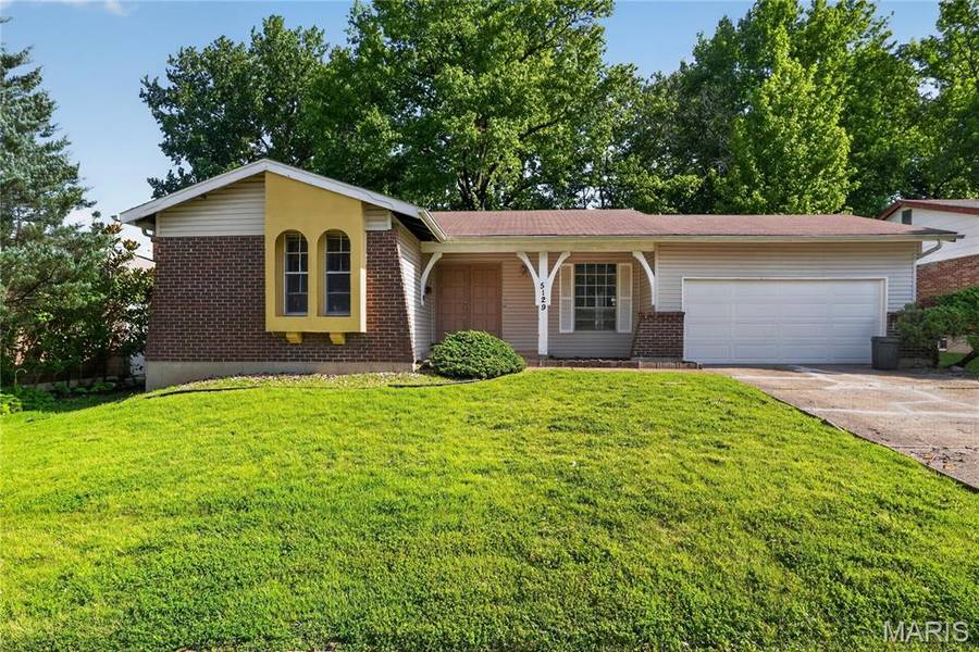 5129 Longhorn TRL, Florissant, MO 63033