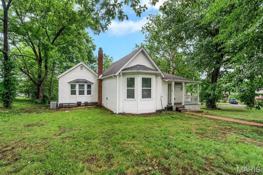 9103 Shelley AVE, Overland, MO 63114