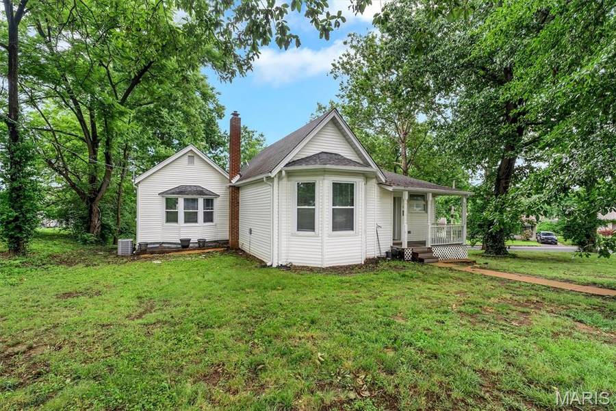 9103 Shelley AVE, Overland, MO 63114