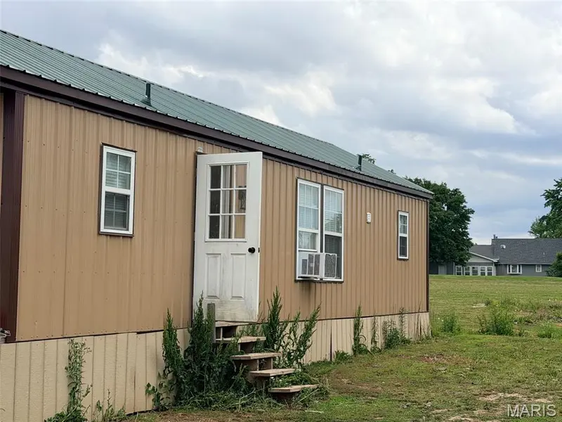 55224 Buffalo LN, New London, MO 63459