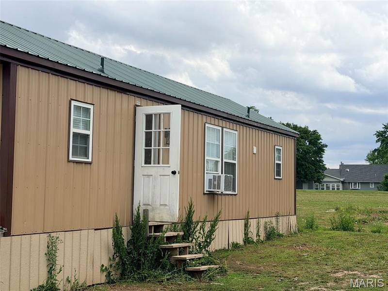 55224 Buffalo LN, New London, MO 63459