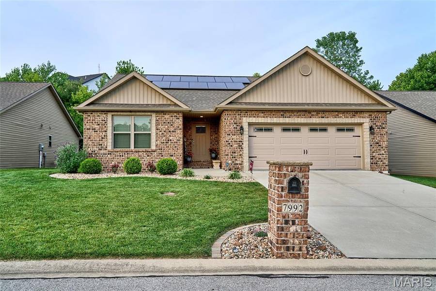 7992 Walker Meadows DR, Caseyville, IL 62232
