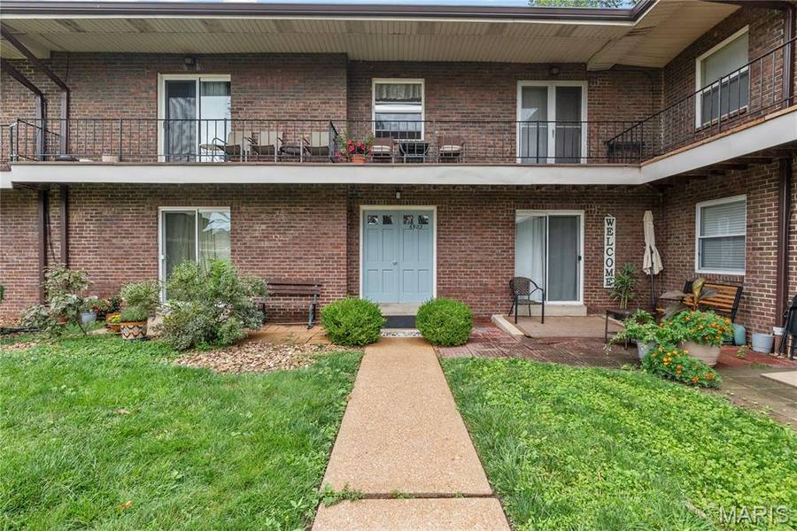 6923 Colonial Woods DR #16, St Louis, MO 63129