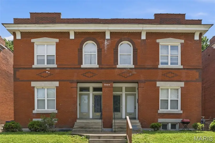 3008 Henrietta ST, St Louis, MO 63104