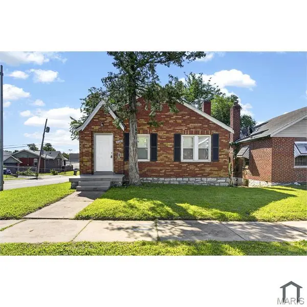 4262 Dardenne DR, St Louis, MO 63120