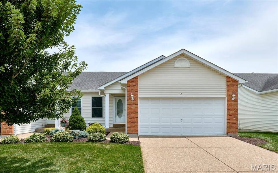 12 Battersea CT #3B, O'fallon, MO 63366
