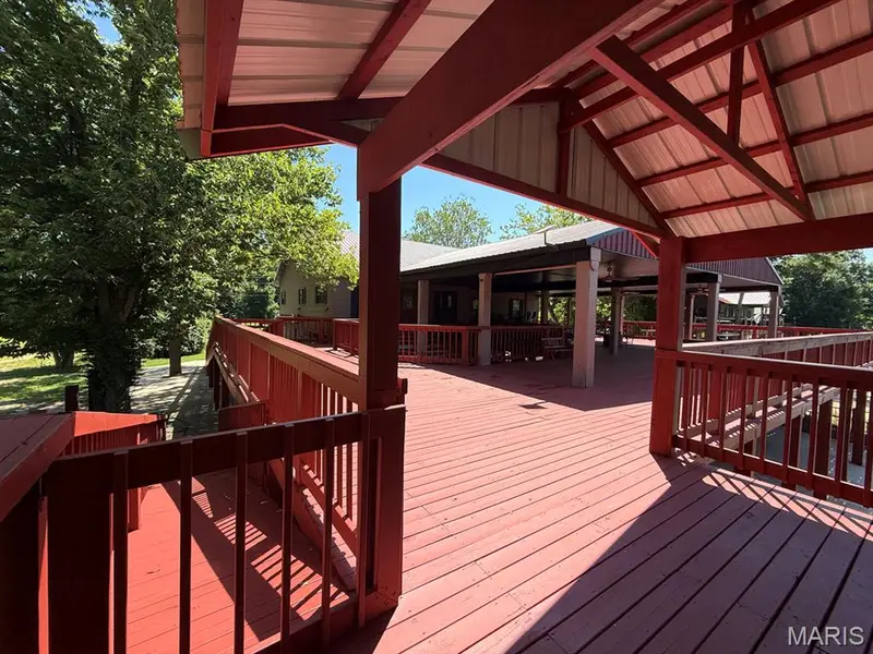 1585 River Valley Rd, Doniphan, MO 63935