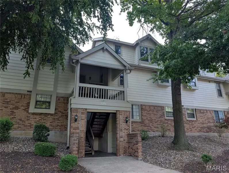 2270 Rule AVE #D, Maryland Heights, MO 63043