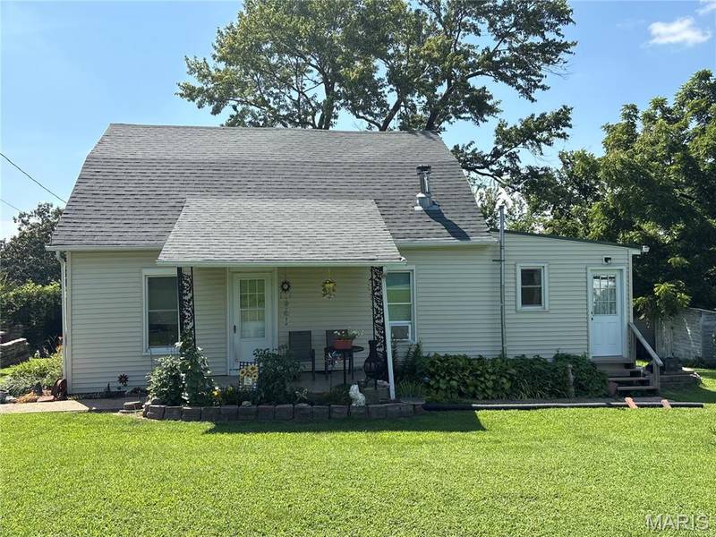 3749 Lahmeyer RD, Bland, MO 65014