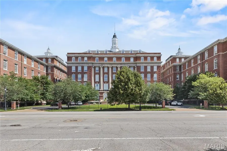 1515 Lafayette AVE #309, St Louis, MO 63104