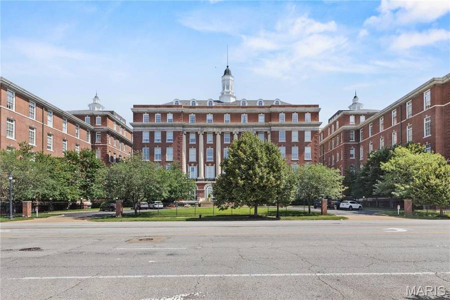 1515 Lafayette AVE #309, St Louis, MO 63104