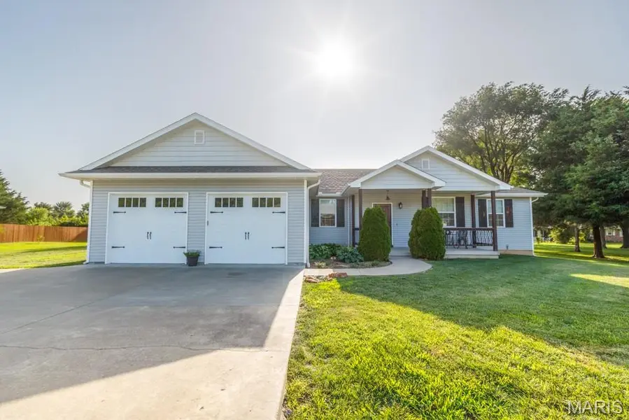 22955 PATTON LN, Lebanon, MO 65536