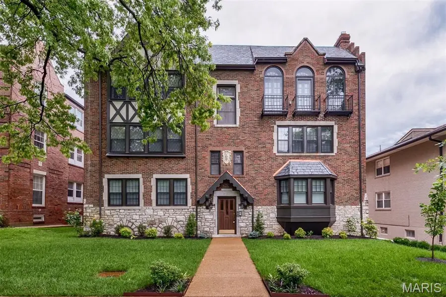 7552 Wydown BLVD #1E, Clayton, MO 63105
