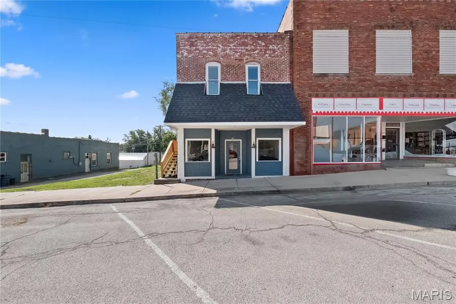 318 Broadway ST, Elsberry, MO 63343