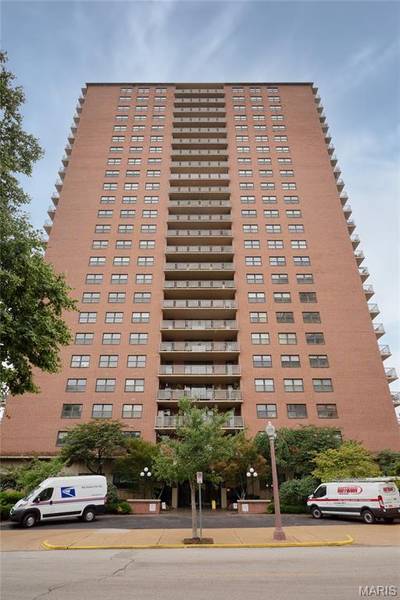 4466 W Pine BLVD #8C, St Louis, MO 63108