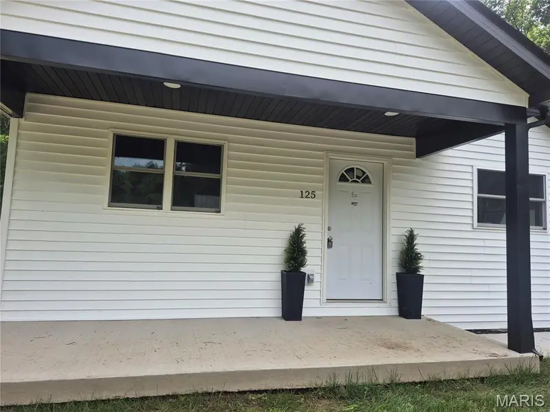 125 Anna AVE, Godfrey, IL 62035