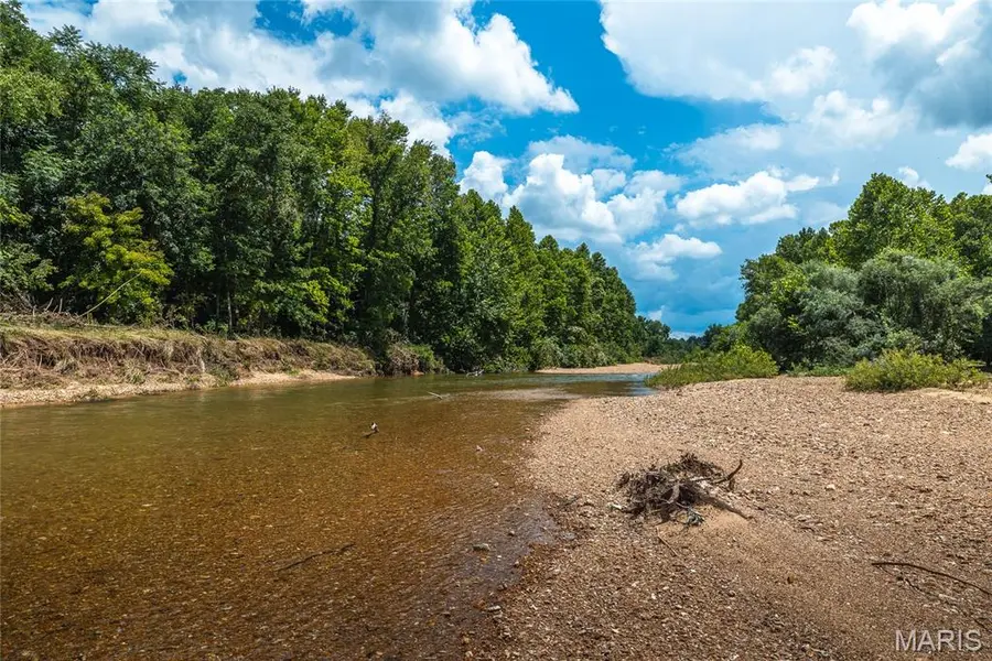 127 Huzzah Creek RD, Steelville, MO 65565