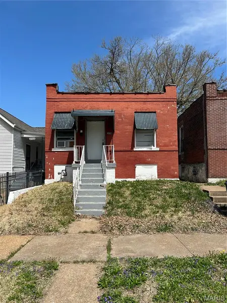 4021 Green Lea PL, St Louis, MO 63107