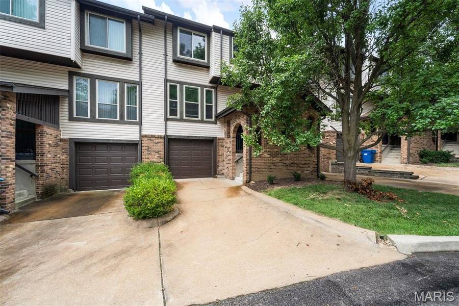 2317 Driftwood PL, Maryland Heights, MO 63146
