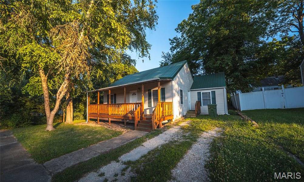 906 E 6th ST, Rolla, MO 65401