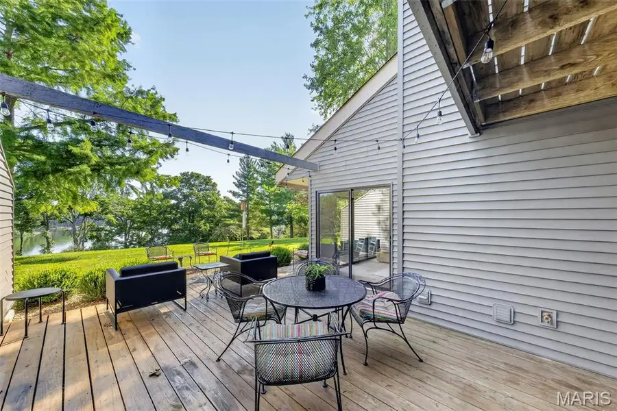 15 Lionshead Ridge DR, Innsbrook, MO 63390
