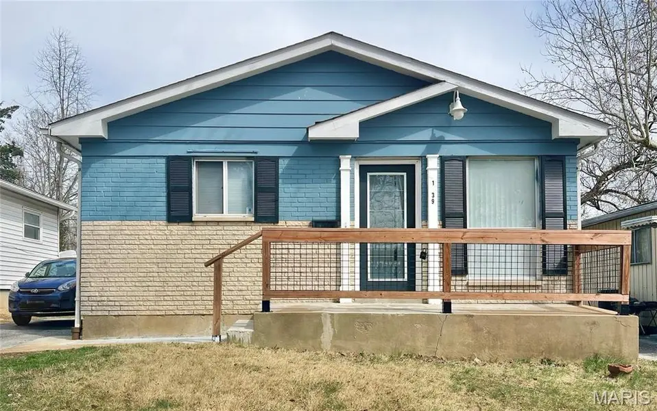 1239 Peggy CT, St Louis, MO 63147