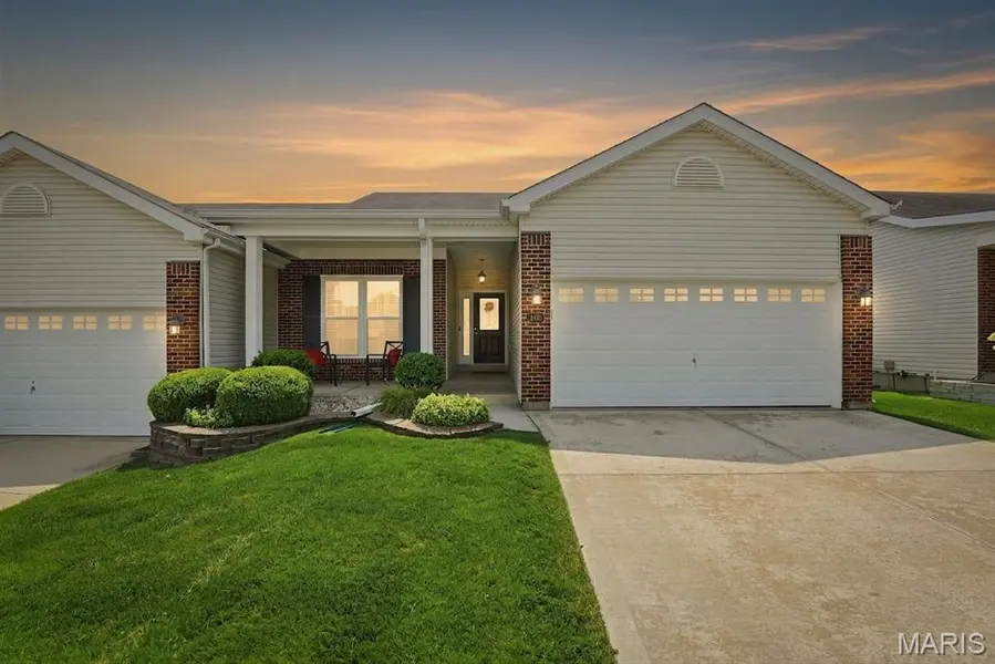 473 Angelique PL, St Charles, MO 63303