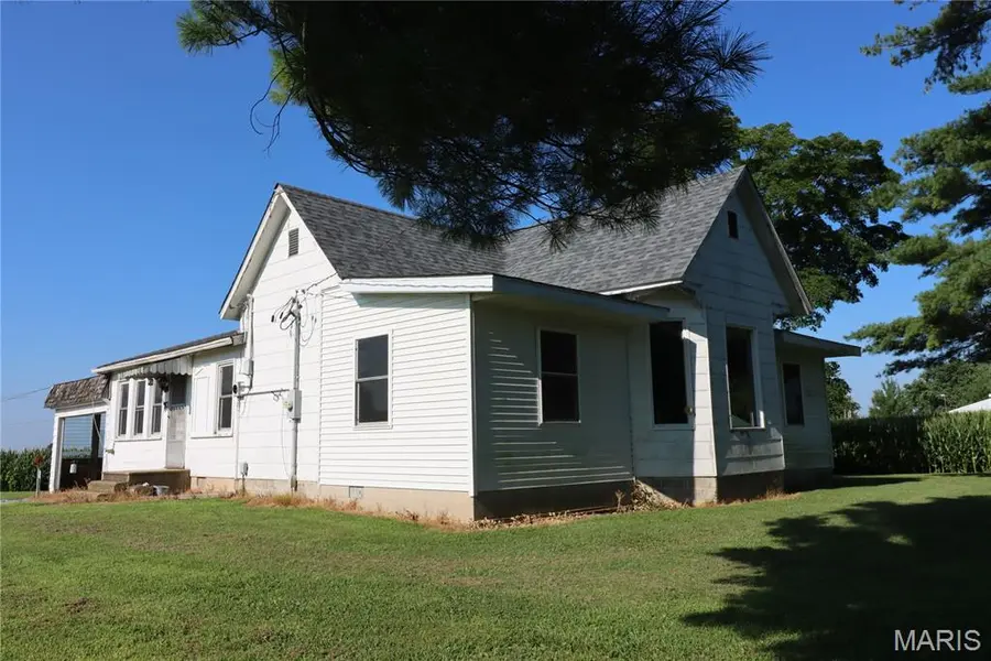1808 Pleasant Mound AVE, Smithboro, IL 62284