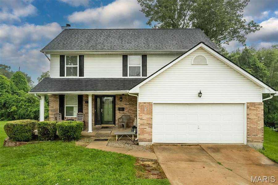 2328 Pohlman RD, Florissant, MO 63033