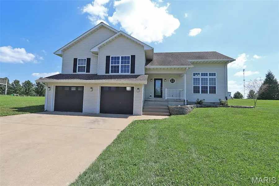 109 Sunset CT, Farmington, MO 63640
