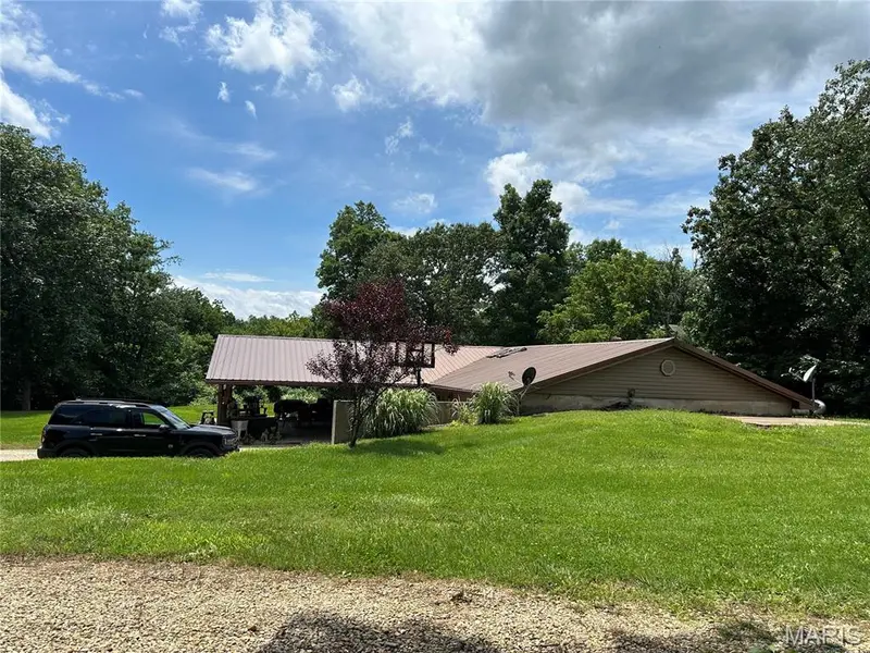 3329 BOETTCHER RD, Bland, MO 65014