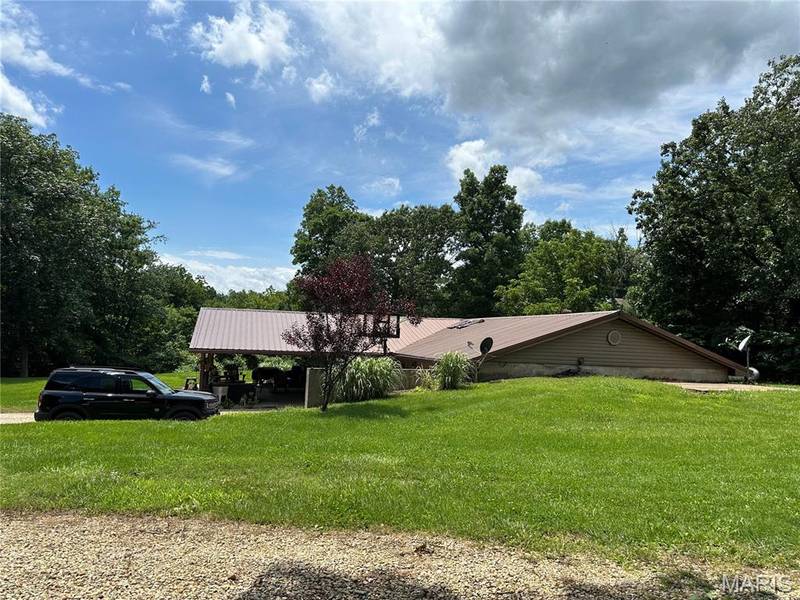 3329 BOETTCHER RD, Bland, MO 65014