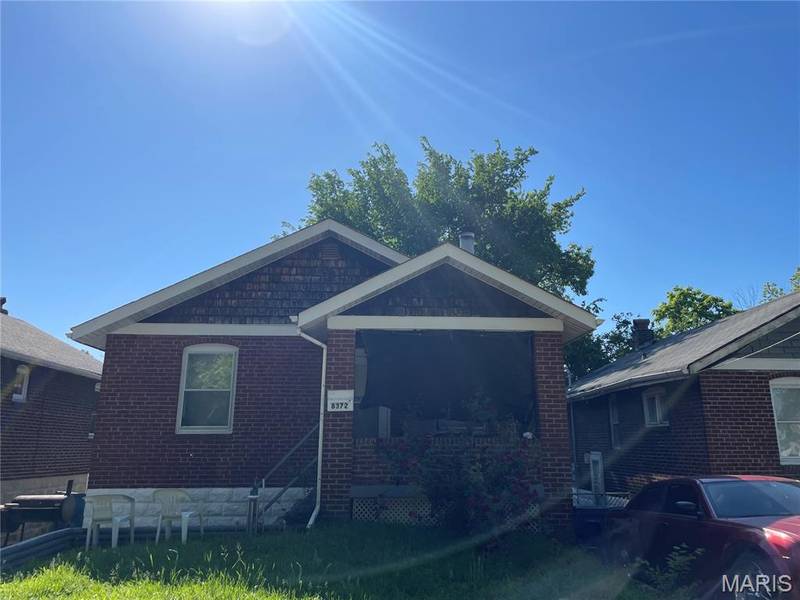 8372 College AVE, St Louis, MO 63136
