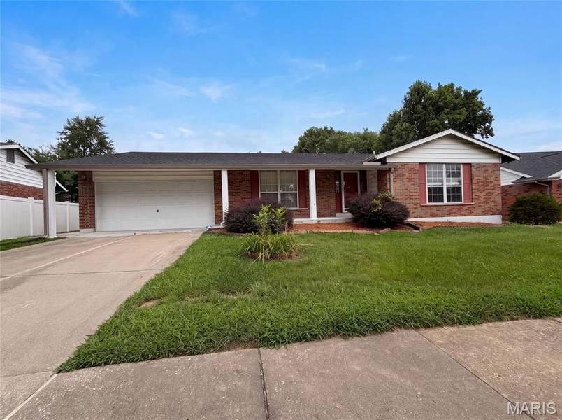 3679 Vago LN, Florissant, MO 63034
