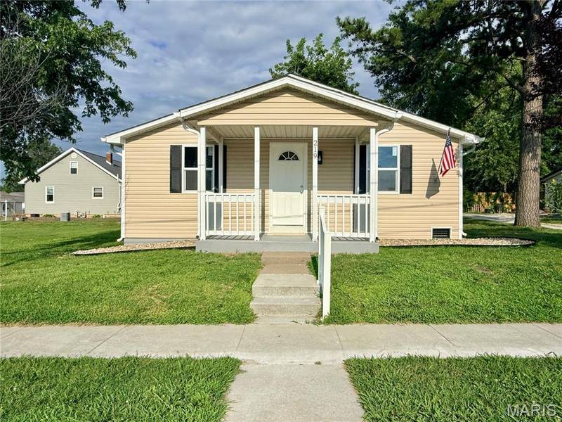 219 N Moulton ST, Perryville, MO 63775