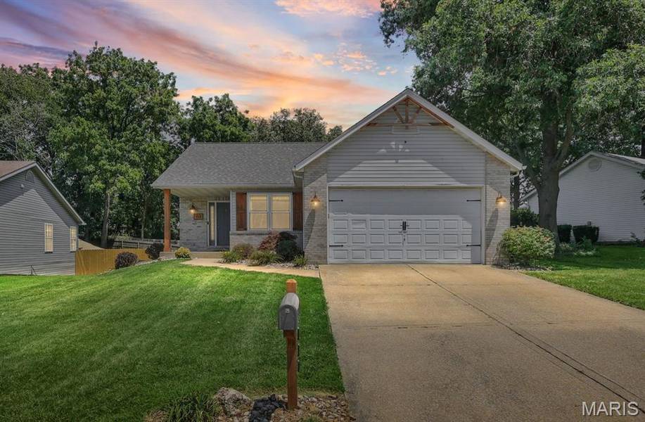 110 Bayfield DR, Glen Carbon, IL 62034