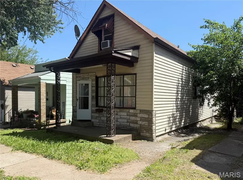 4260 Miami ST, St Louis, MO 63116