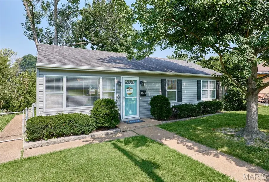 1375 Mobile CT, St Louis, MO 63139
