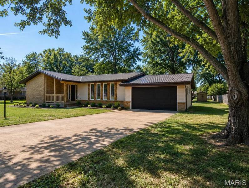 908 M- 10th ST, Mountain Grove, MO 65711