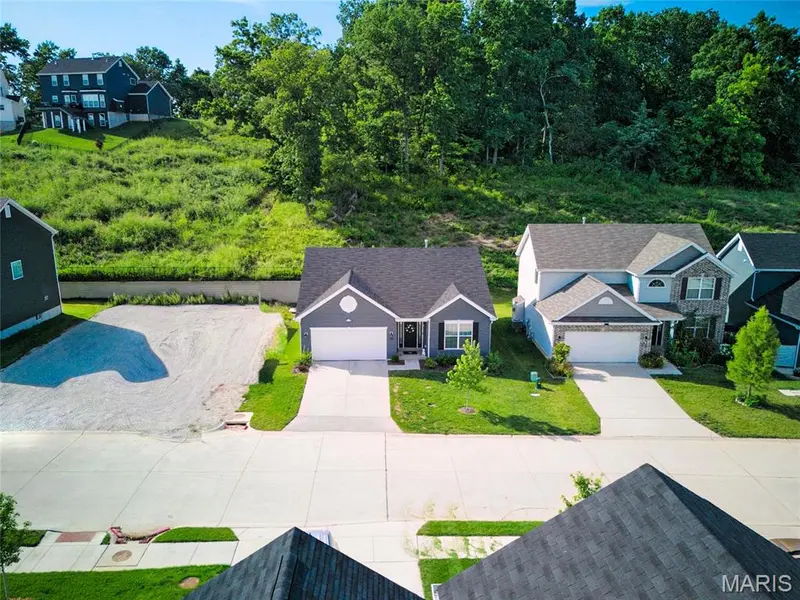 1207 Winding Bluffs WAY, Fenton, MO 63026
