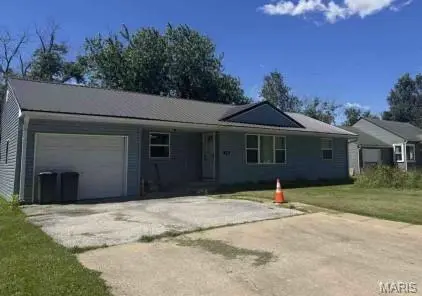108 W Lakeview AVE, Centralia, MO 65240