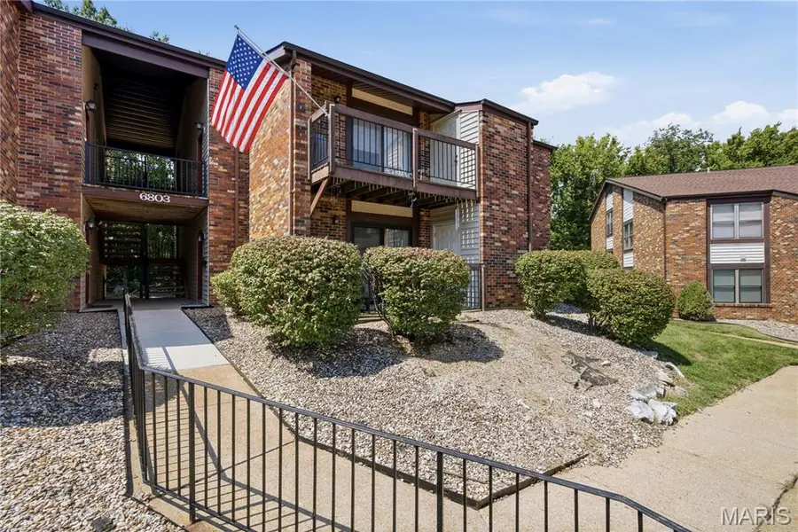 6803 Cottage Grove LN #F, Oakville, MO 63129