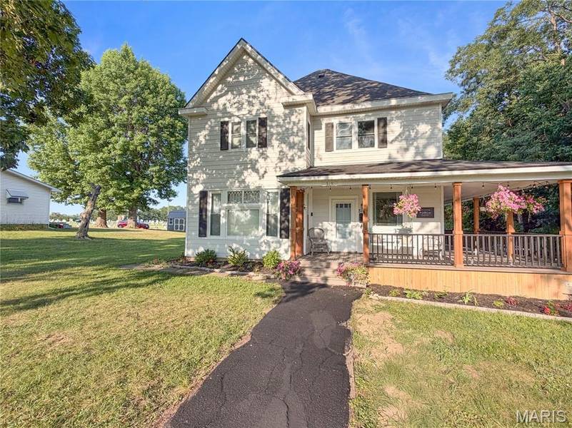 515 N Main Cross ST, Bowling Green, MO 63334